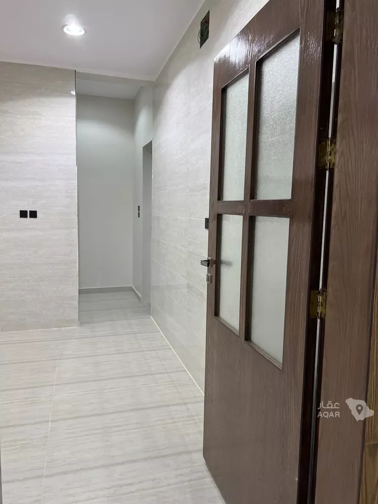 Floor for Sale in Hafr Al Batin At Talal 14