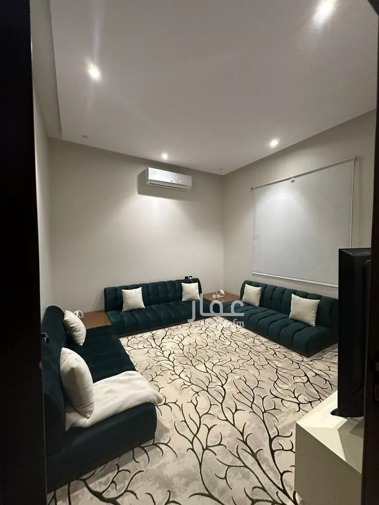 Floor for Sale in Riyadh Al Munsiyah 7