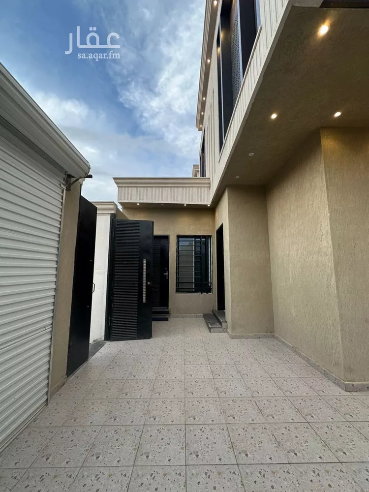 Floor for Sale in Riyadh Al Munsiyah 9