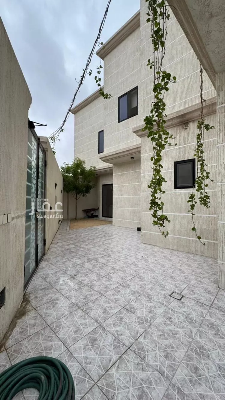 فيلا للبيع في شارع الحارث الاشعري, حي العروبة, مدينة الدمام, المنطقة الشرقية صورة 2