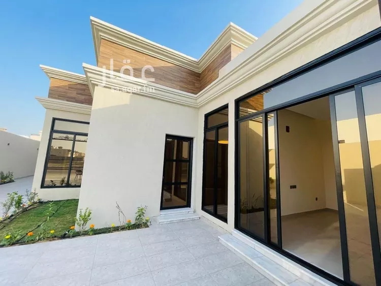 دور للبيع في شارع عبدالرحمن ابن كعب الانصاري, حي اللؤلؤ, مدينة الخبر, المنطقة الشرقية صورة 3