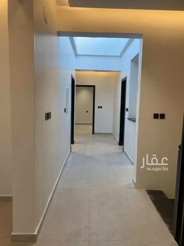 دور للبيع في شارع عبدالرحمن الزواوي, حي الزهور, مدينة أبها, منطقة عسير صورة 4