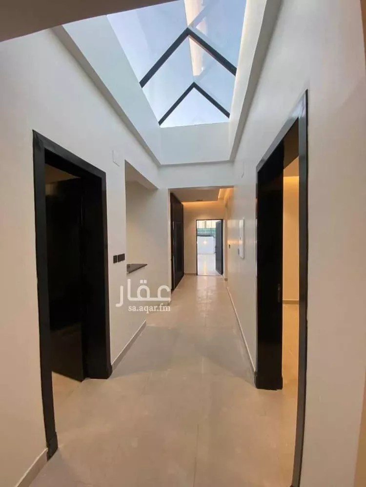 دور للبيع في شارع عبدالرحمن الزواوي, حي الزهور, مدينة أبها, منطقة عسير صورة 2