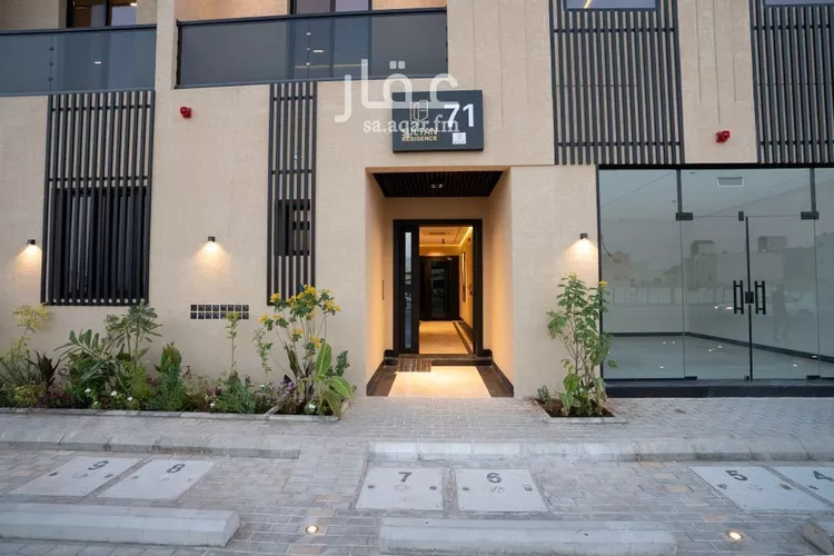 محل للبيع في شارع الجنادريه, حي ظهرة لبن, مدينة الرياض, منطقة الرياض