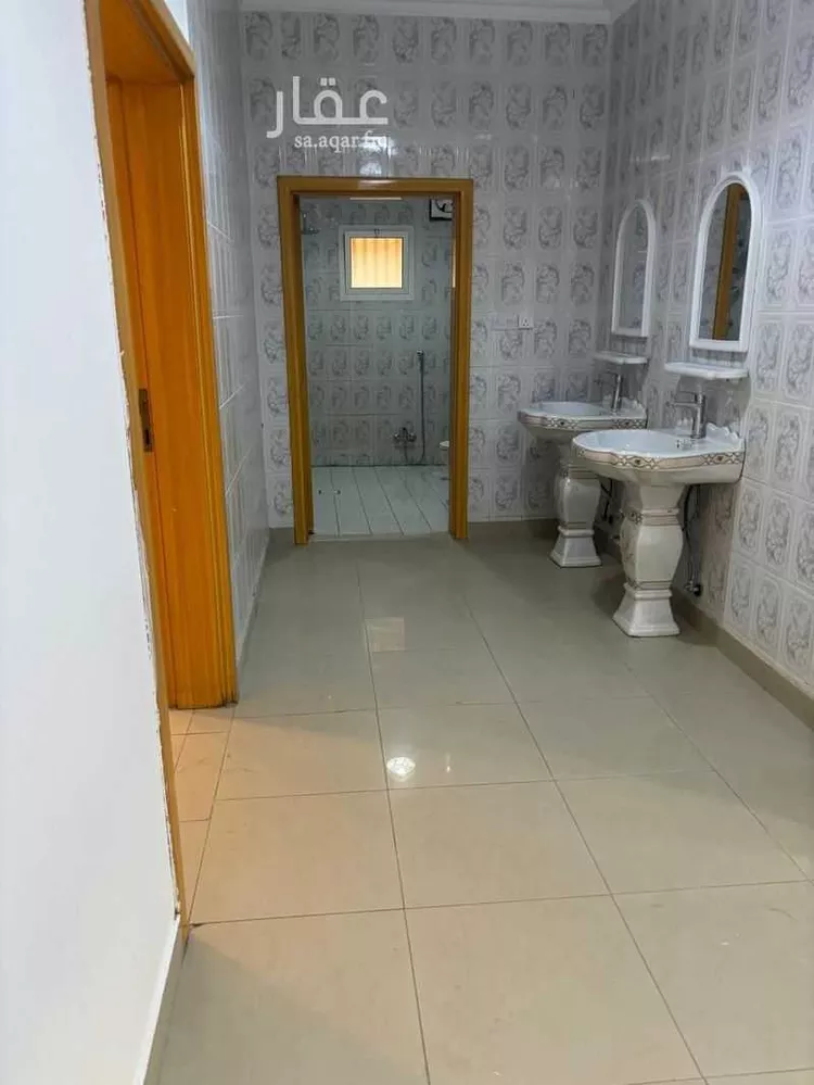فيلا للبيع في شارع الهمداني, حي الإسكان, مدينة بريده, منطقة القصيم صورة 3