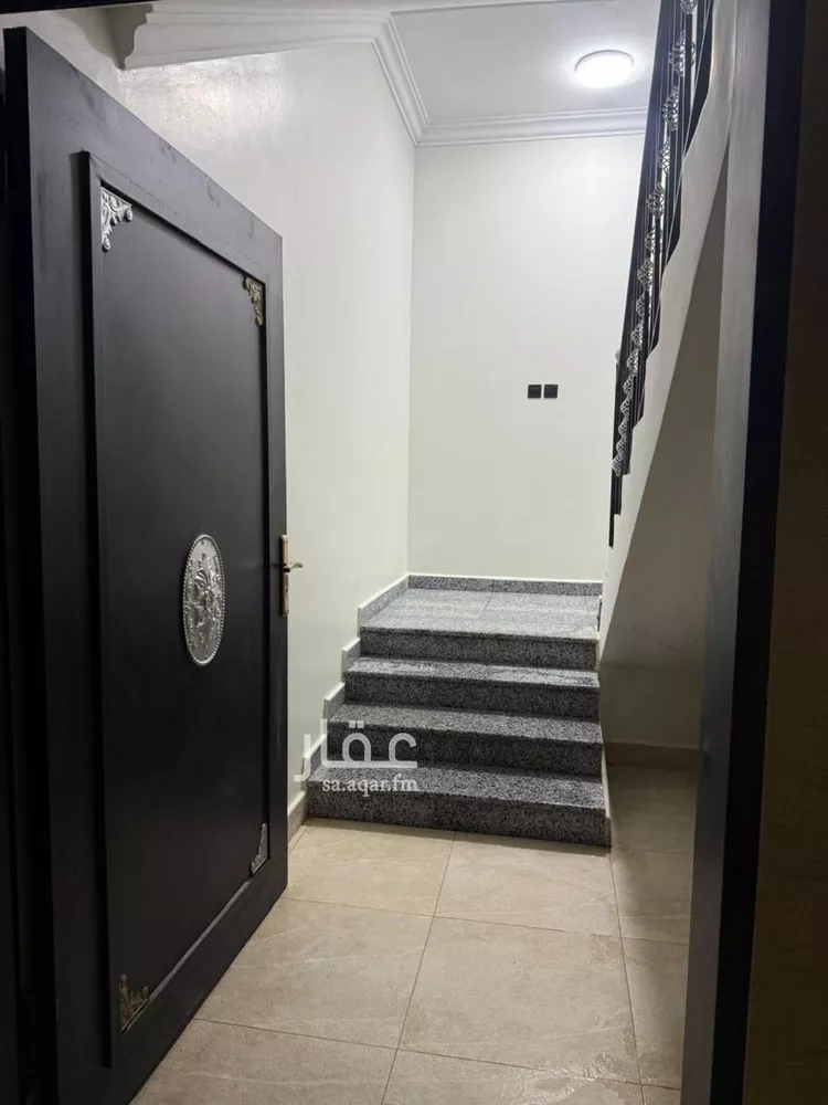 Floor for Sale in Riyadh Al Aziziyah صورة 2