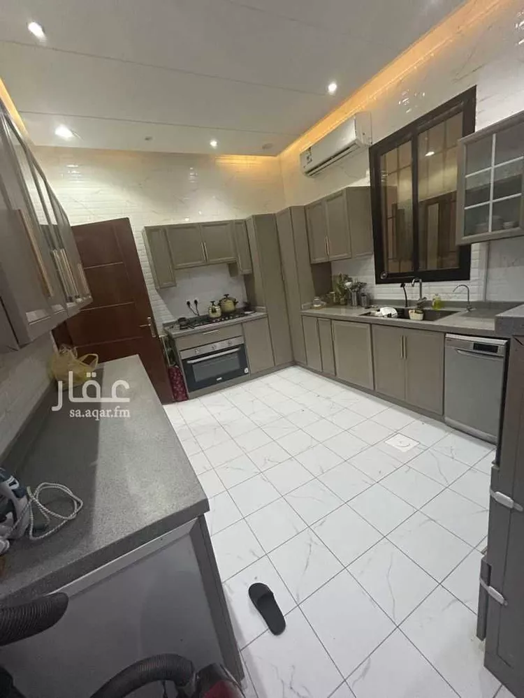 دور للبيع في شارع إبراهيم بن المحب الطبري ، حي بدر ، الرياض ، منطقة الرياض صورة 2