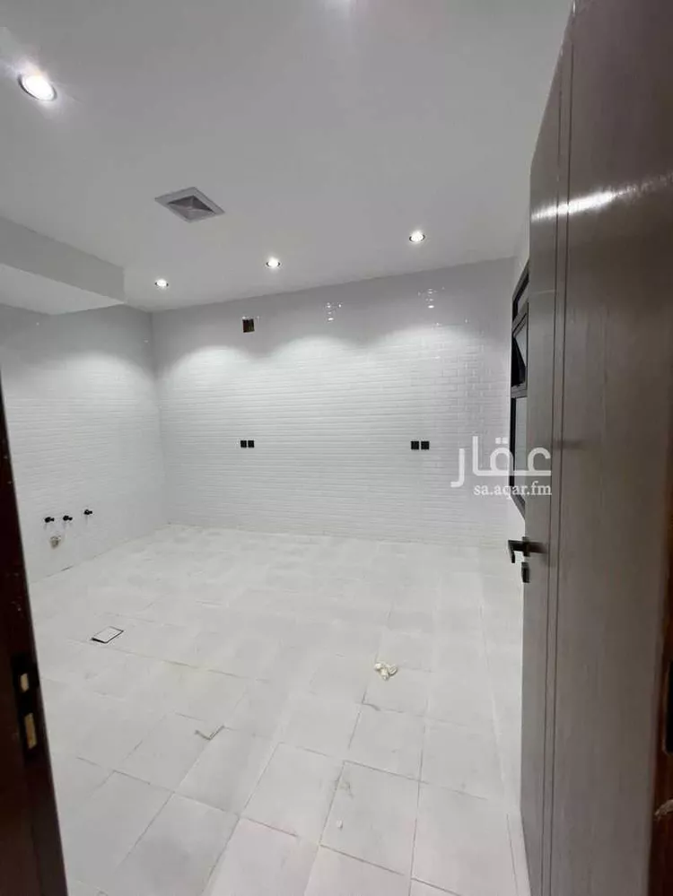 دور للبيع في شارع الغصون, حي الجنادرية, مدينة الرياض, منطقة الرياض