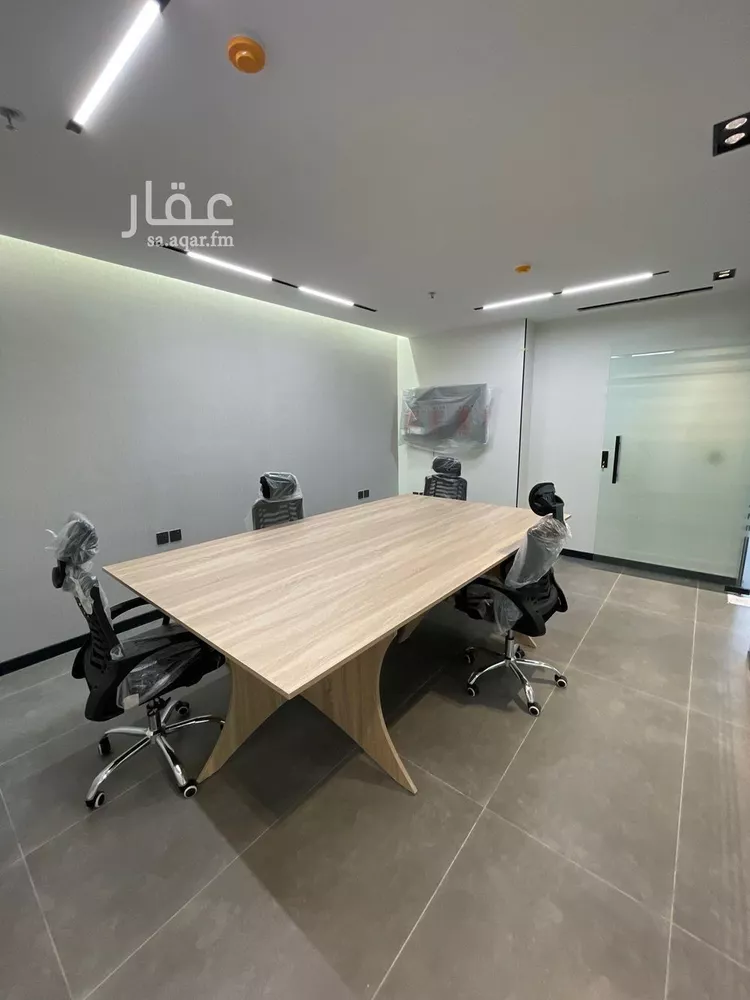 مكتب تجاري للإيجار في شارع الامير محمد ابن سعد ابن عبدالعزيز, حي الملقا, مدينة الرياض, منطقة الرياض صورة 2