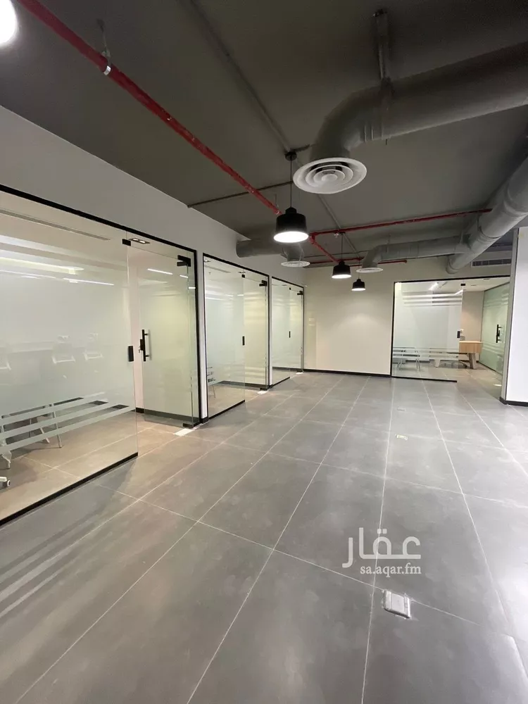 مكتب تجاري للإيجار في شارع الامير محمد ابن سعد ابن عبدالعزيز, حي الملقا, مدينة الرياض, منطقة الرياض صورة 2