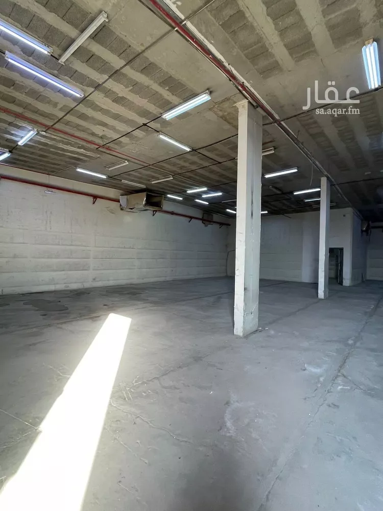 مستودع للإيجار في شارع الامير محمد ابن عبدالرحمان بن عبدالعزيز, حي السلي, مدينة الرياض, منطقة الرياض