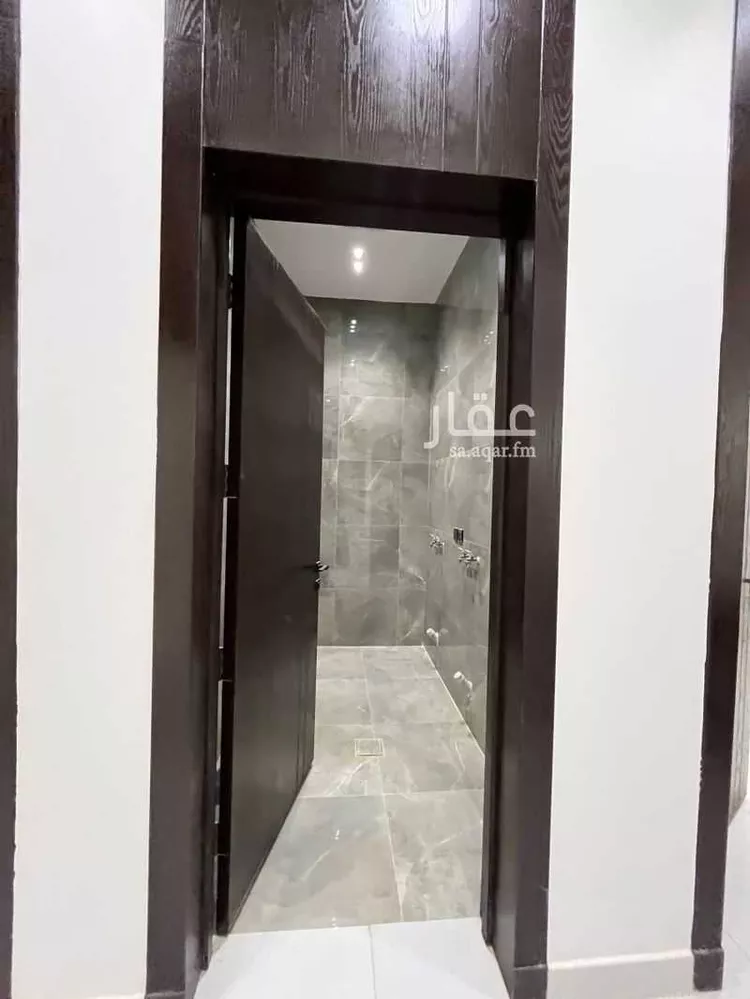 Floor for Sale in Riyadh Al Janadriyah صورة 2