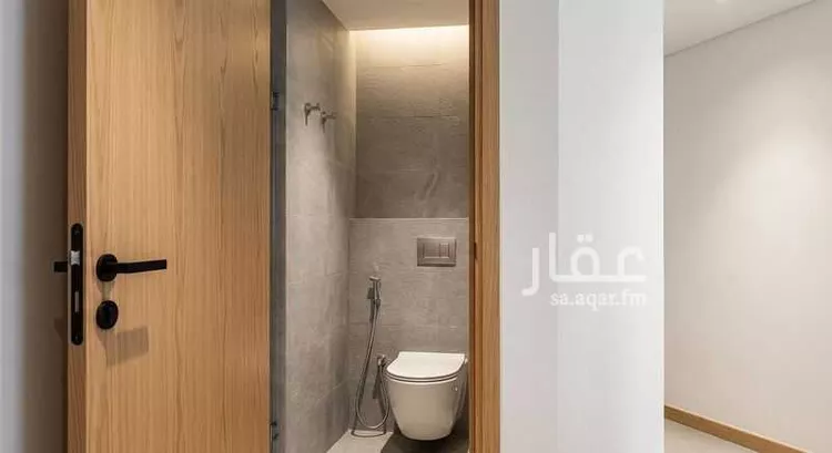 دور للبيع في شارع الامير متعب بن عبدالعزيز, حي الصفاء, مدينة الرياض, منطقة الرياض صورة 5