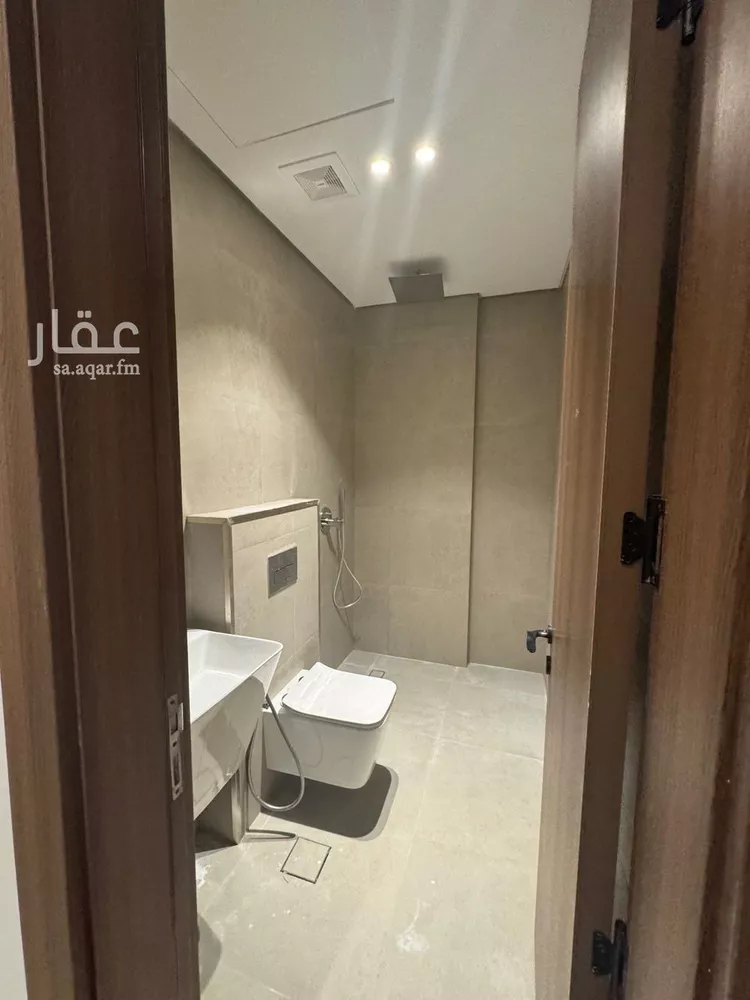 شقة للإيجار في شارع الامير عبدالعزيز ابن فهد ابن عبدالعزيز, حي الحزام الذهبي, مدينة الخبر, المنطقة الشرقية صورة 4