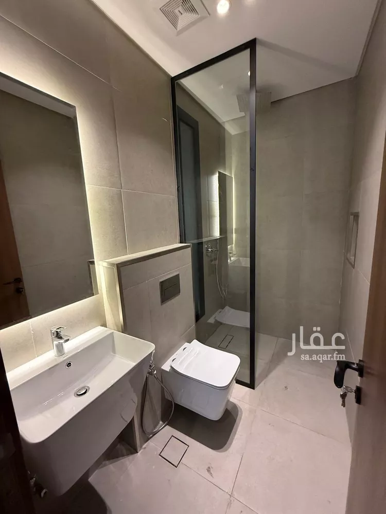 شقة للبيع في شارع الامير عبدالعزيز ابن فهد ابن عبدالعزيز, حي الحزام الذهبي, مدينة الخبر, المنطقة الشرقية 7