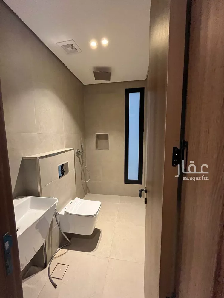 شقة للبيع في شارع الامير عبدالعزيز ابن فهد ابن عبدالعزيز, حي الحزام الذهبي, مدينة الخبر, المنطقة الشرقية 8