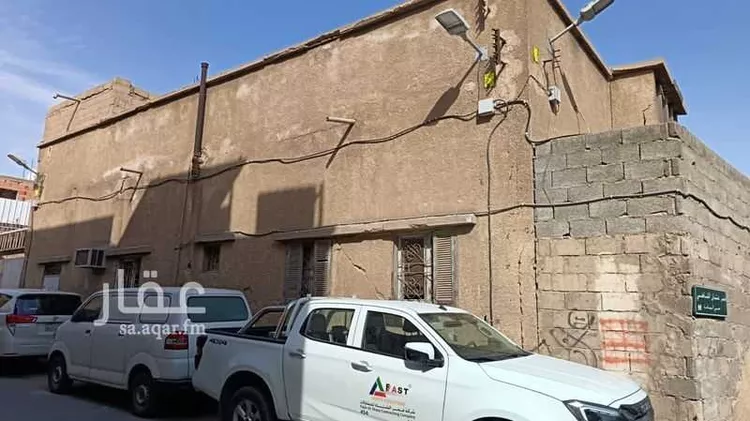 فيلا للبيع في شارع عثمان القاضي, حي اليمامة, مدينة الرياض, منطقة الرياض صورة 4