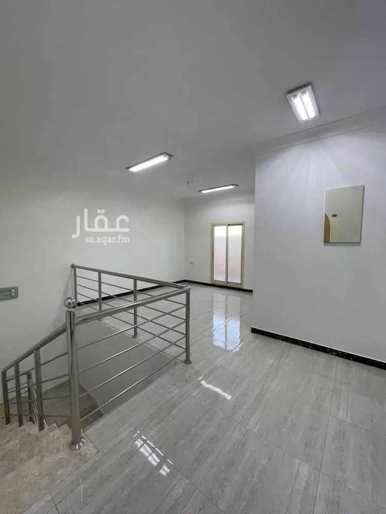 شقة للبيع في شارع ضاحية, حي العزيزية, مدينة الرياض, منطقة الرياض صورة 4