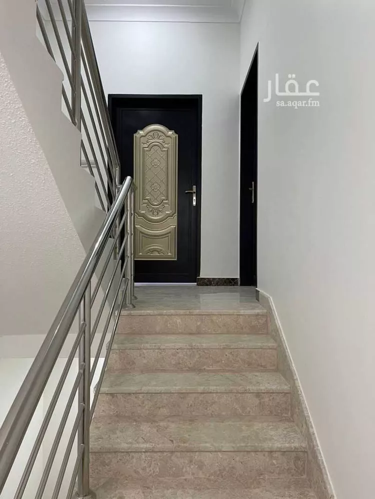 شقة للبيع في شارع ضاحية, حي العزيزية, مدينة الرياض, منطقة الرياض