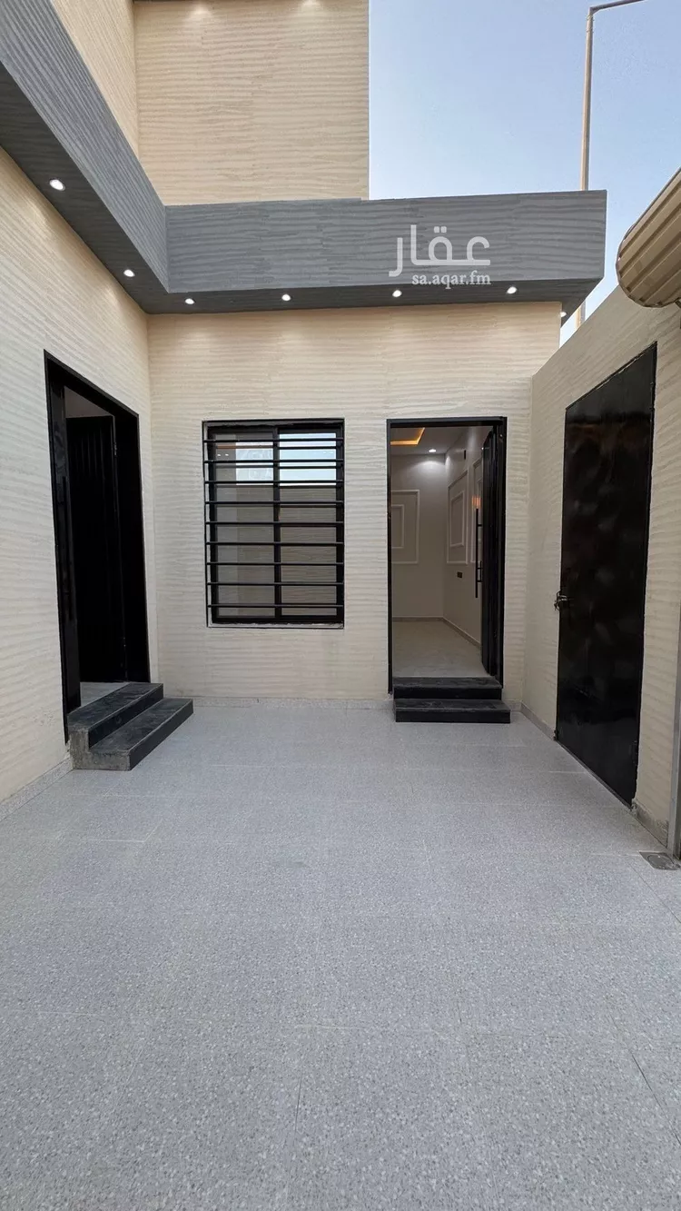 فيلا للبيع في شارع علي حسن, حي النظيم, مدينة الرياض, منطقة الرياض صورة 2