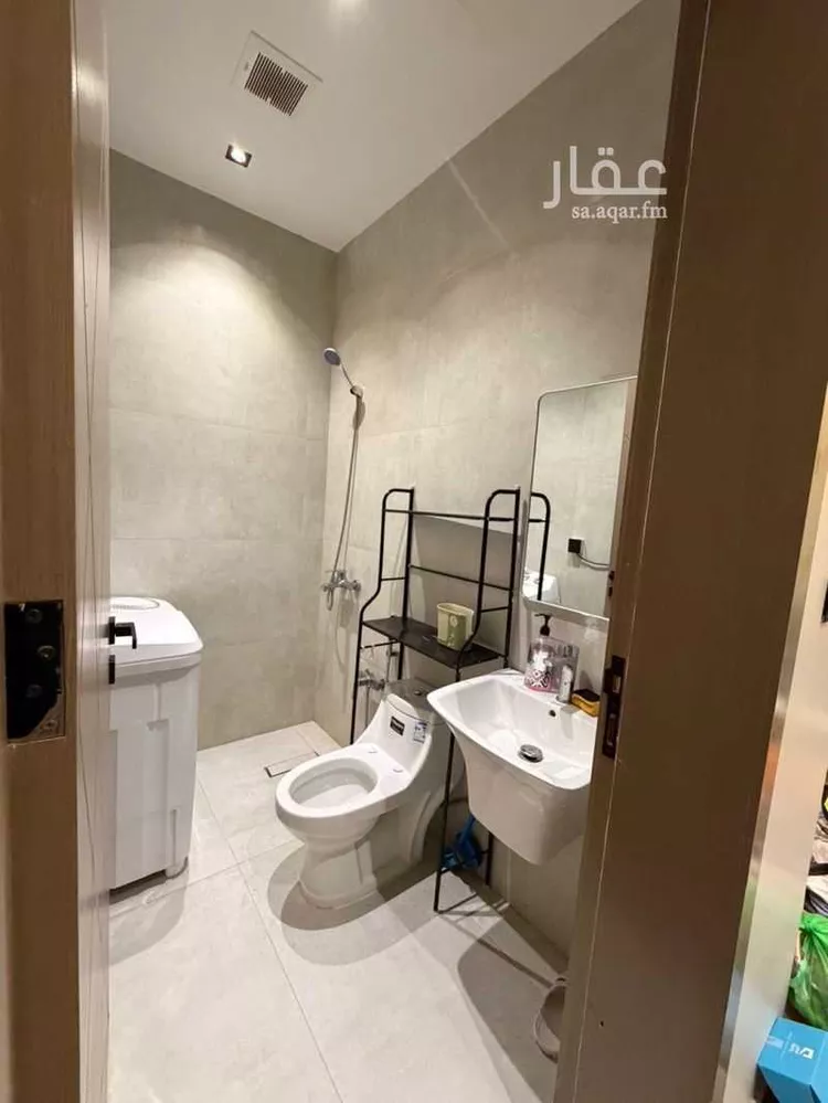 شقة للإيجار في شارع عيسى بن علي الكحال ، حي عريض ، الرياض ، منطقة الرياض صورة 2