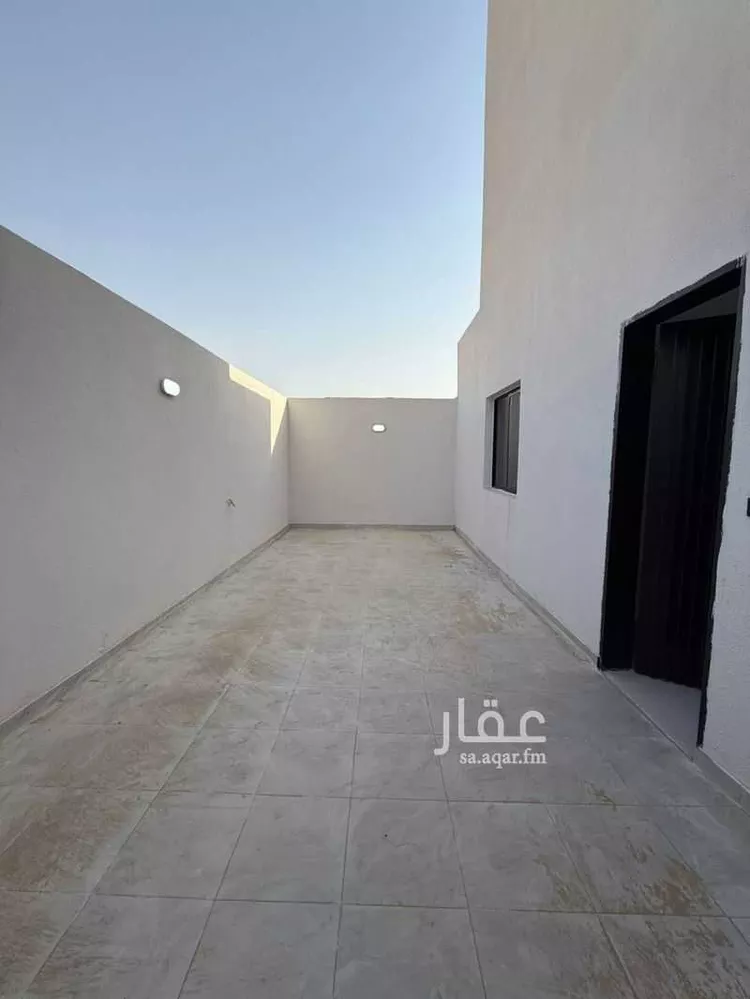 دور للبيع في شارع علي الحراني ، حي عريض ، الرياض ، منطقة الرياض صورة 4