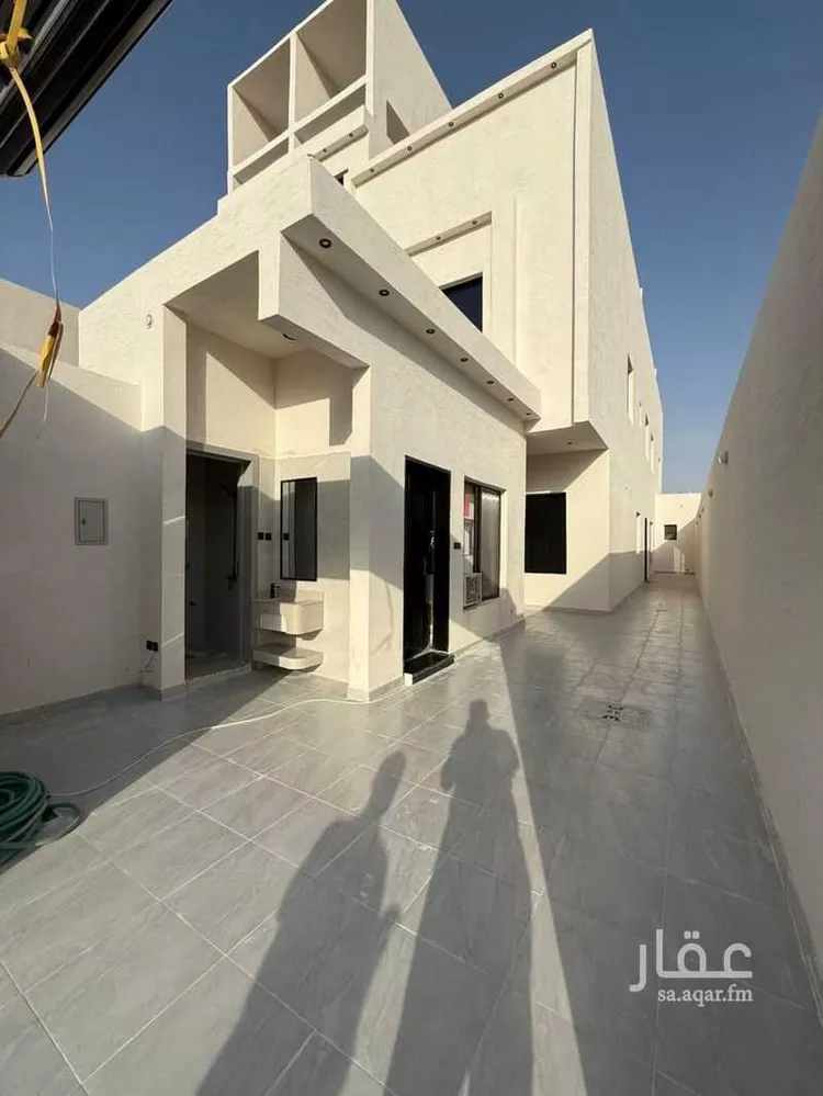 دور للبيع في شارع علي الحراني ، حي عريض ، الرياض ، منطقة الرياض 15