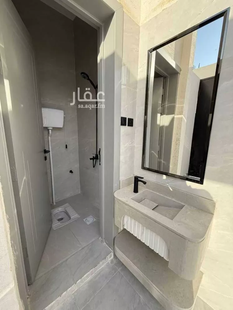 دور للبيع في شارع علي الحراني ، حي عريض ، الرياض ، منطقة الرياض صورة 2