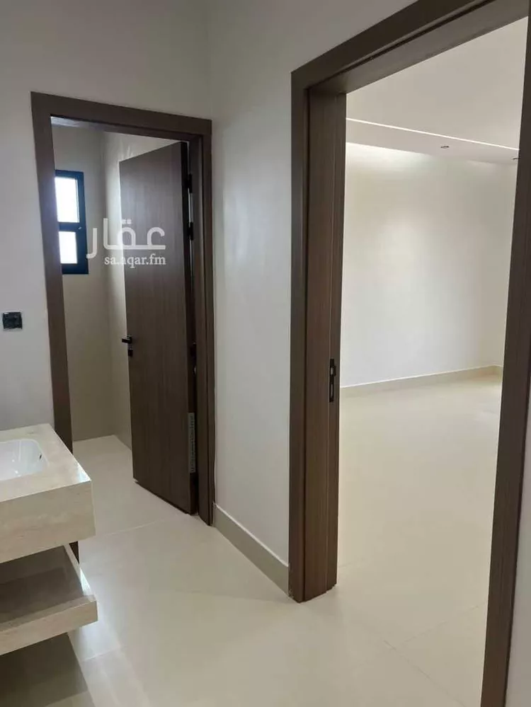 دور للبيع في شارع محارب بن دثار, حي بدر, مدينة الرياض, منطقة الرياض صورة 3