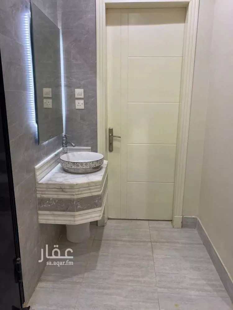 دور للبيع في شارع عاقل بن حبيب, حي عكاظ, مدينة الرياض, منطقة الرياض 1 صورة