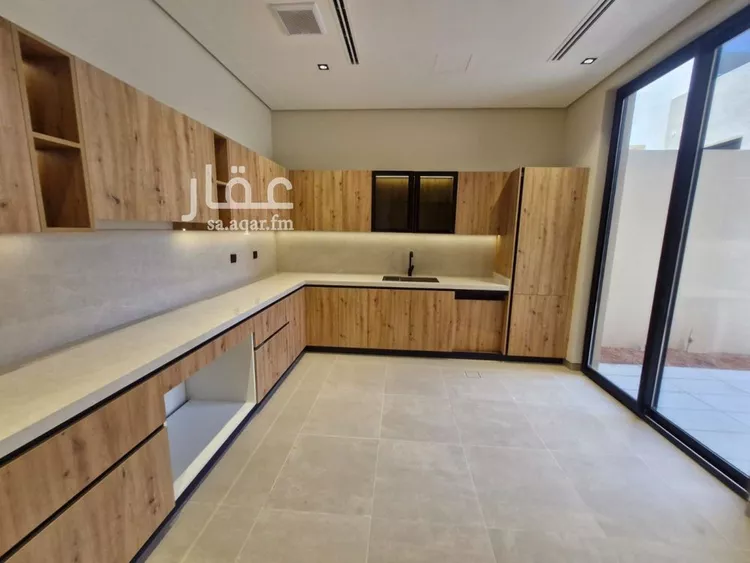 فيلا للإيجار في شارع رقم 1011, حي سدرة, مدينة الرياض, منطقة الرياض 5