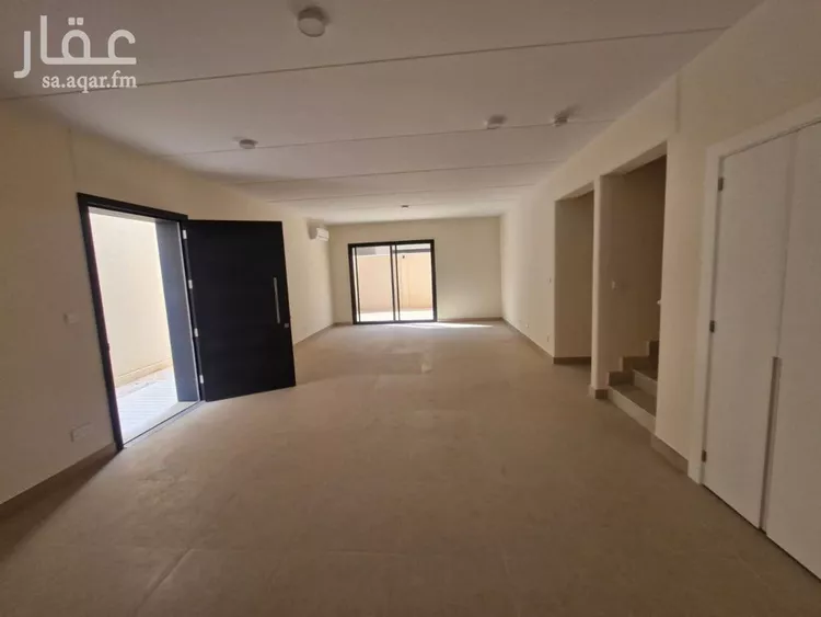 فيلا للإيجار في شارع رقم 2025, حي سدرة, مدينة الرياض, منطقة الرياض 8