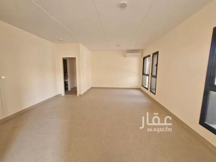فيلا للإيجار في شارع رقم 2025, حي سدرة, مدينة الرياض, منطقة الرياض 17