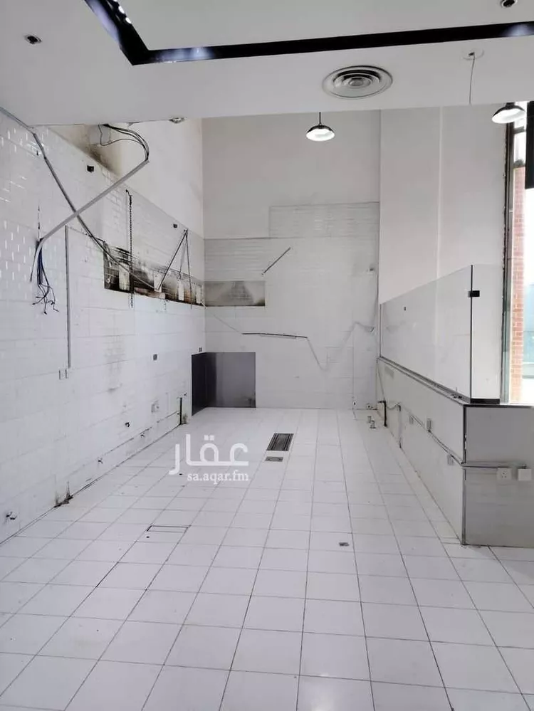 محل للإيجار في شارع طريق الامير محمد بن سعد بن عبد العزيز, حي الملقا, مدينة الرياض, منطقة الرياض صورة 2
