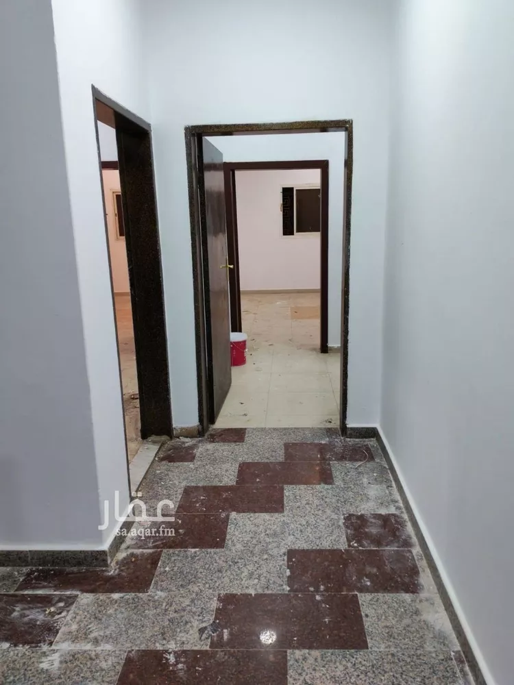 عمارة للإيجار في شارع يزيد بن ابي سفيان, حي العريجاء الأوسط, مدينة الرياض, منطقة الرياض
