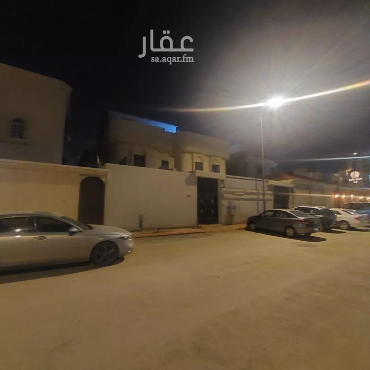 فيلا للبيع في شارع عبدالله بن مصعب, حي العقيق, مدينة الرياض, منطقة الرياض صورة 2