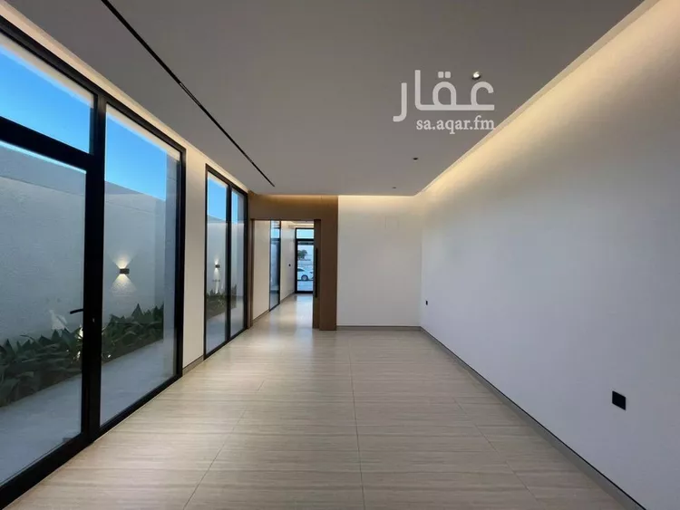 Floor for Sale in Riyadh Al Arid 7