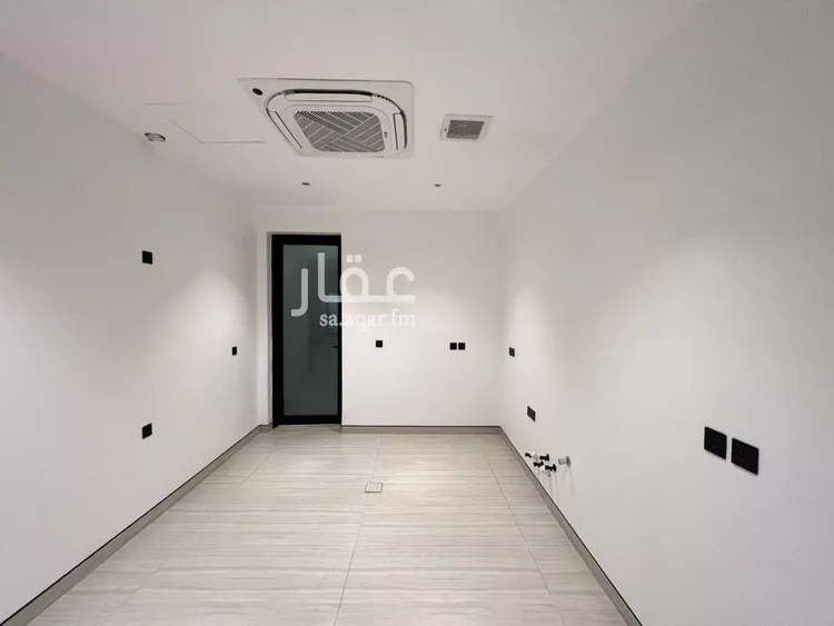Floor for Sale in Riyadh Al Arid 7