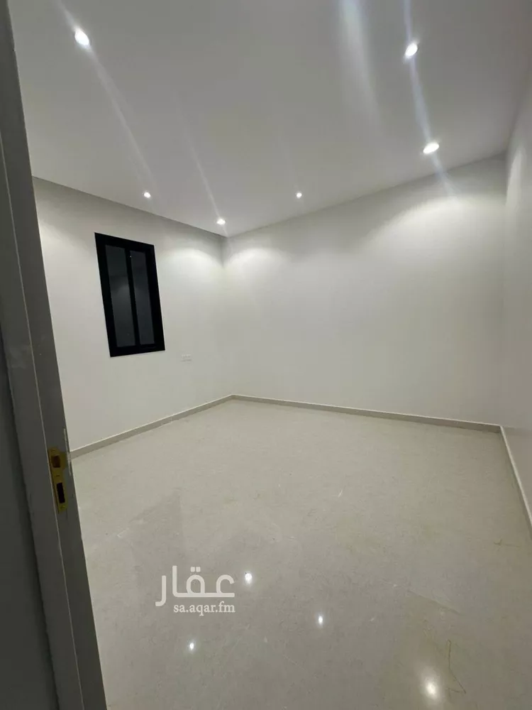 فيلا للبيع في شارع عمر الصفار, حي المرجان, مدينة الرياض, منطقة الرياض 12
