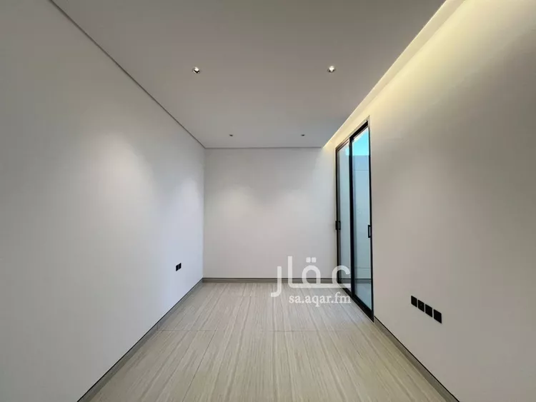 Floor for Sale in Riyadh Al Arid 8