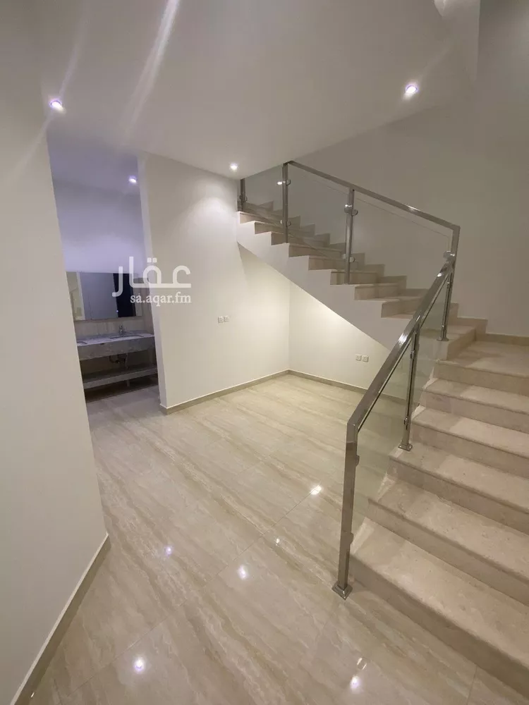 فيلا للبيع في شارع داود بن علي, حي القيروان, مدينة الرياض, منطقة الرياض صورة 4