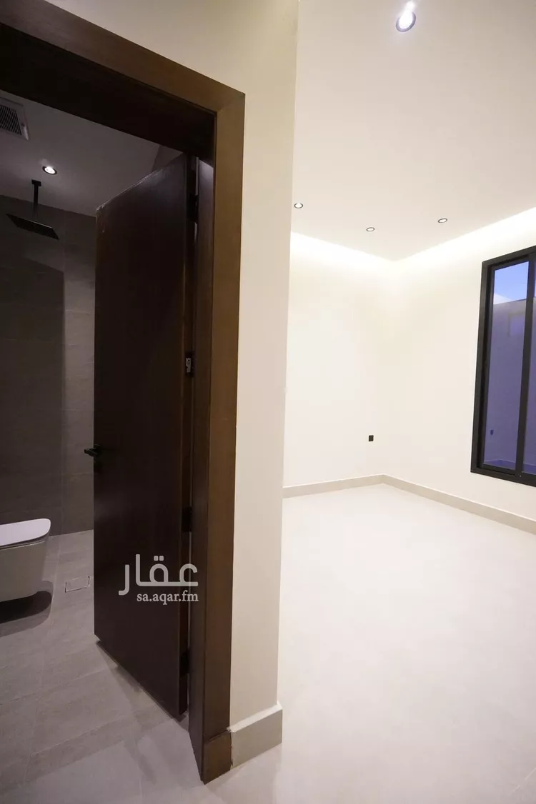 فيلا للبيع في شارع أحمد بن الصقر, حي العارض, مدينة الرياض, منطقة الرياض صورة 5
