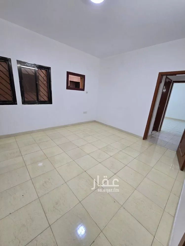 شقة للإيجار في شارع حارثه بن عدي, حي الوزارات, مدينة الرياض, منطقة الرياض صورة 2
