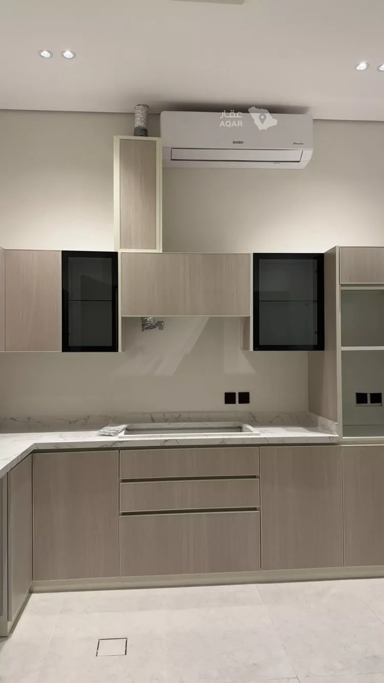Floor for Rent in Riyadh Al Arid 11