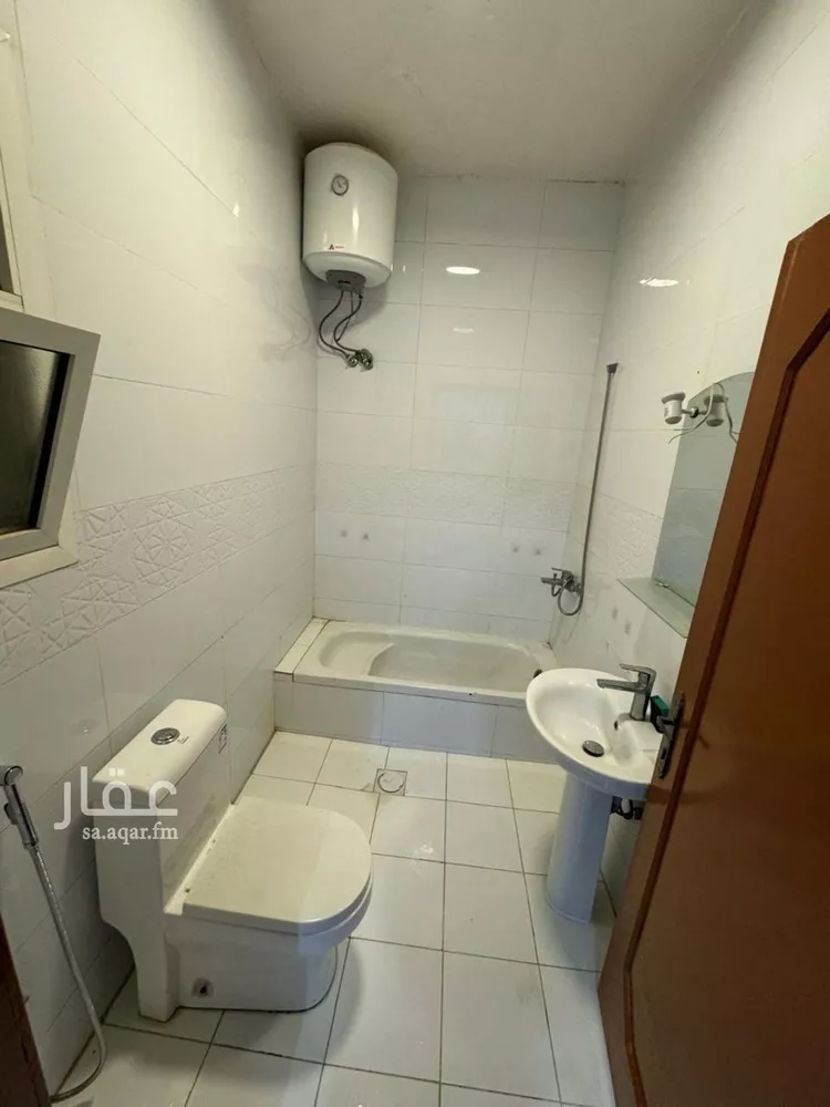 شقة للإيجار في شارع حارثه بن عدي, حي الوزارات, مدينة الرياض, منطقة الرياض صورة 3