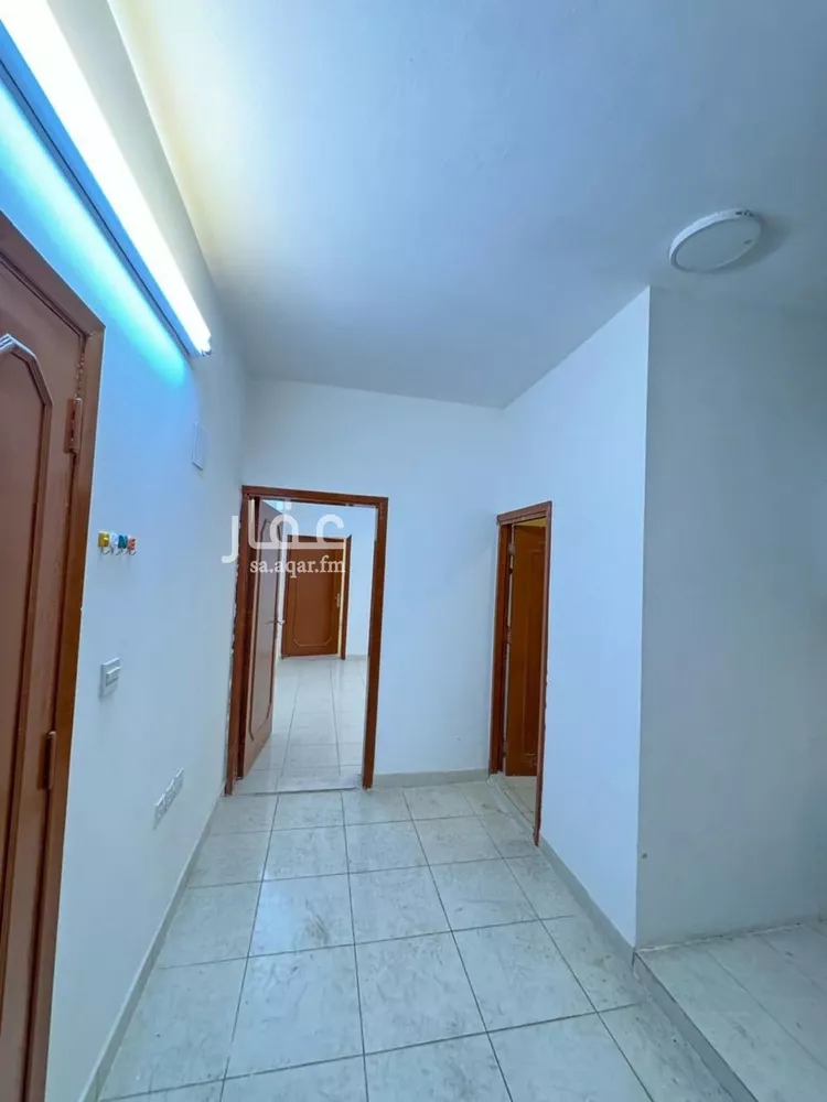 شقة للإيجار في شارع حارثه بن عدي, حي الوزارات, مدينة الرياض, منطقة الرياض صورة 3