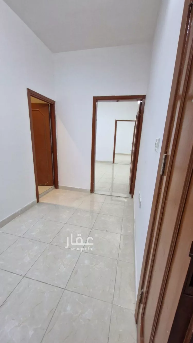 شقة للإيجار في شارع حارثه بن عدي, حي الوزارات, مدينة الرياض, منطقة الرياض صورة 3