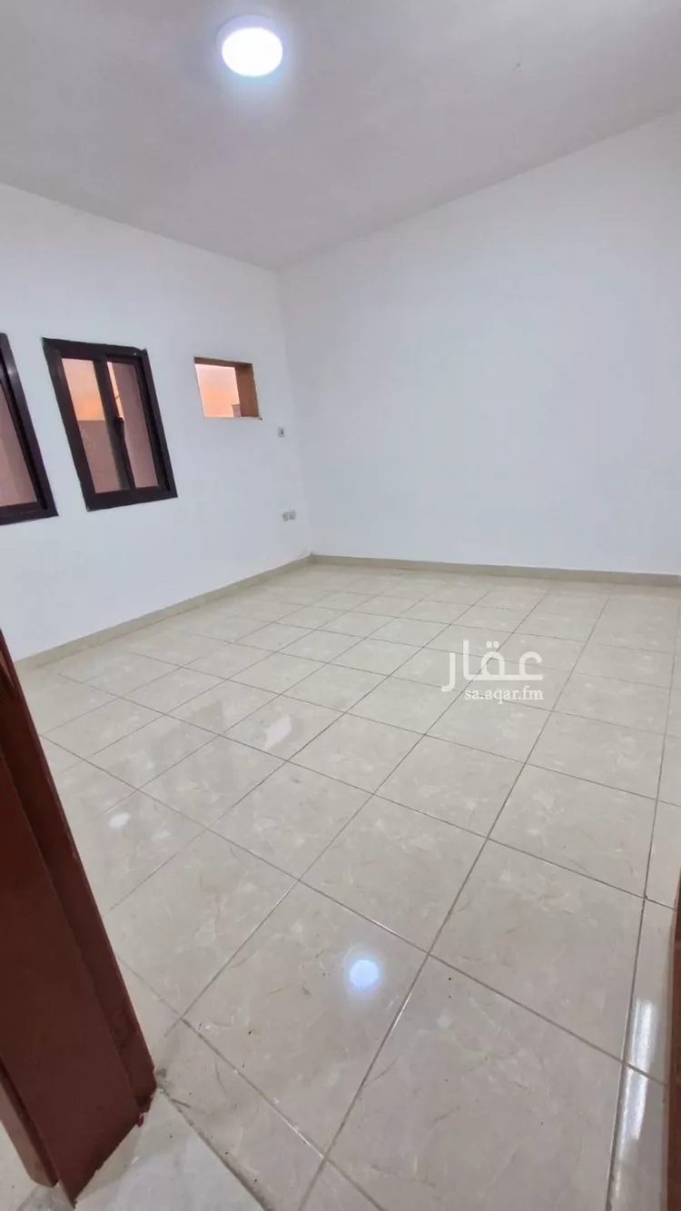 شقة للإيجار في شارع حارثه بن عدي, حي الوزارات, مدينة الرياض, منطقة الرياض صورة 3