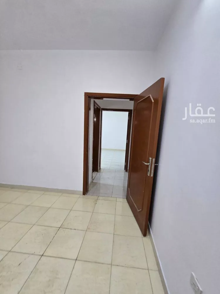 شقة للإيجار في شارع حارثه بن عدي, حي الوزارات, مدينة الرياض, منطقة الرياض صورة 4