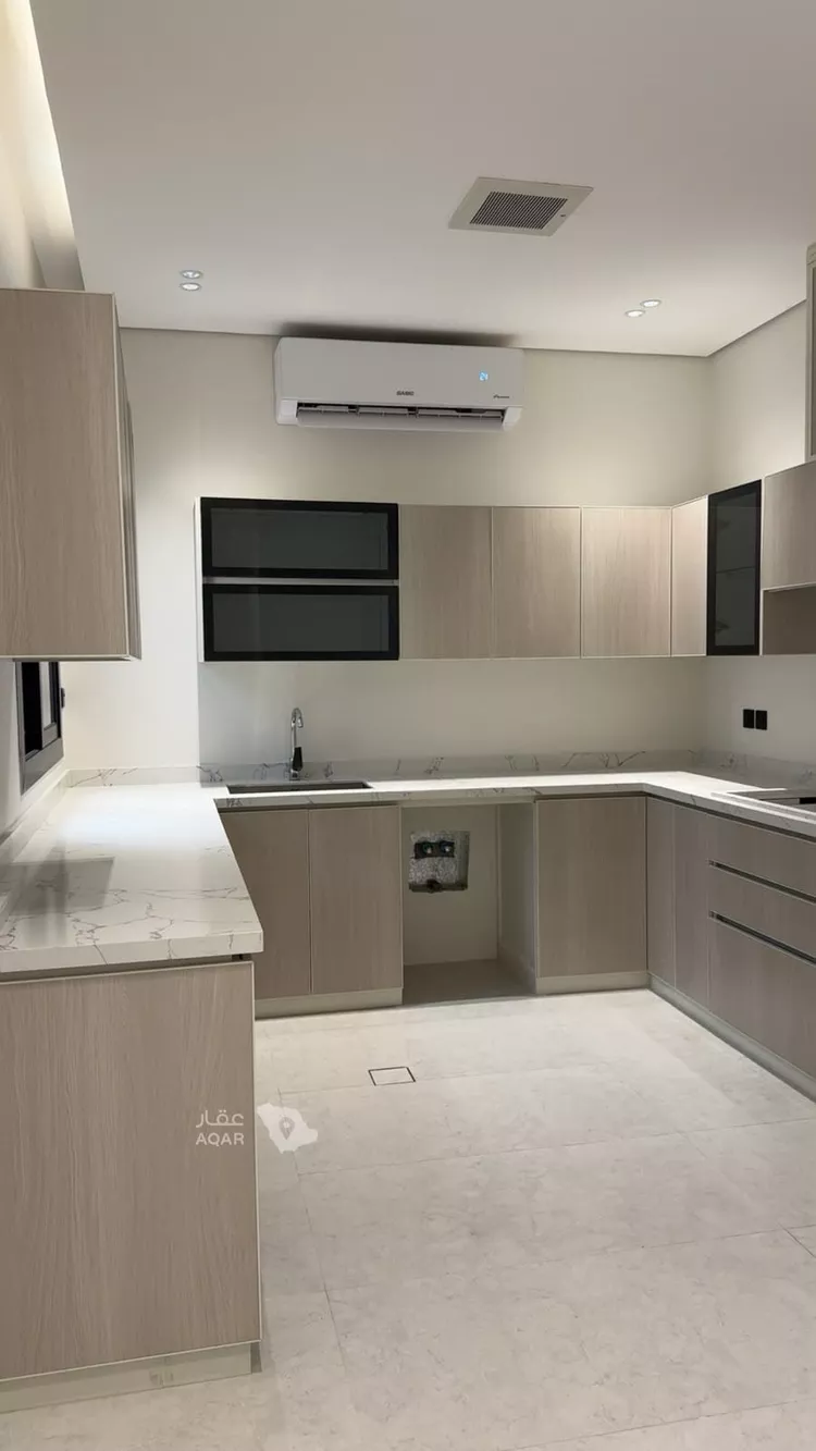 Floor for Rent in Riyadh Al Arid 4